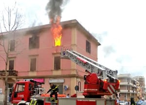Incendio di via Baccelli - foto di Civonline.it