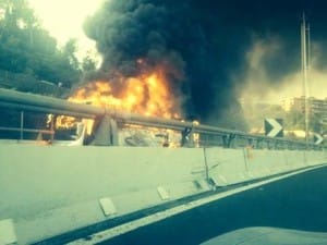 autobus in fiamme