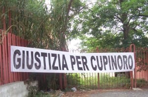 Lo striscione Giustizia per Cupinoro