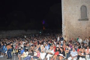 La piazza gremita