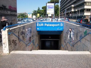 Roma_metro_B_EUR_Palasport_ingresso_dir_Laurentina