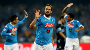 NAPLES, ITALY - SEPTEMBER 20: Gonzalo Higuain of Napoli celebrates after scoring his team's opening goal during the Serie A match between SSC Napoli and SS Lazio at Stadio San Paolo on September 20, 2015 in Naples, Italy. (Photo by Maurizio Lagana/Getty Images)