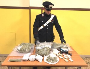 Droga sequestrata (Foto Carabinieri)