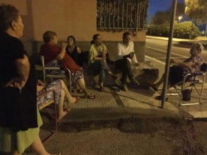 il_sindaco_con_gli_abitanti_via_nenni