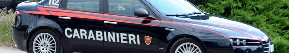 macchina-carabinieri