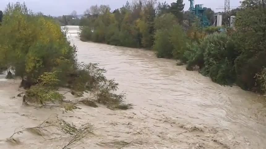 fiume-straripa