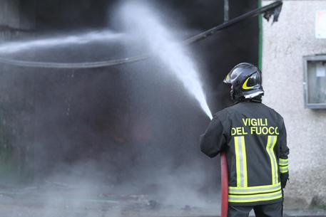 Incendio in azienda cinese, ipotesi fiamme dolose