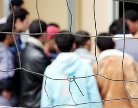 Rissa tra residenti e migranti del Centro minori. Un egiziano travolto da un’auto a Ponte di Nona