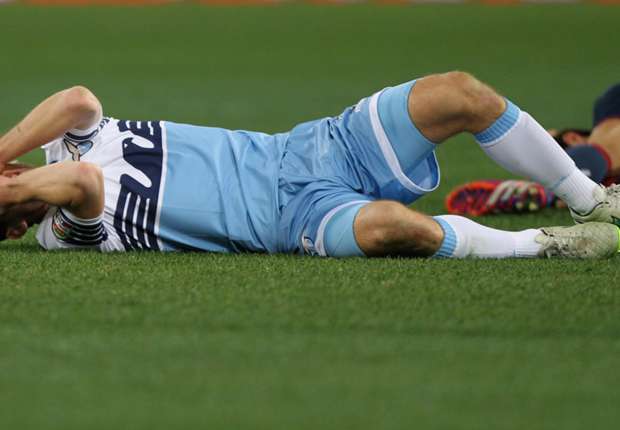 Lazio. Guai in vista in difesa. De Vrij si infortunia in nazionale. Si teme una lesione al menisco