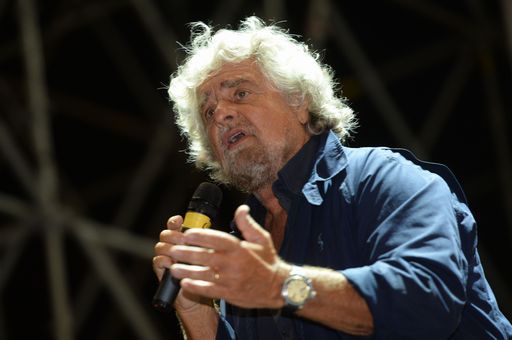 Mafia Capitale, Beppe Grillo attacca il Pd: “Quando il finanziamento ai partiti non basta, c’è Buzzi”