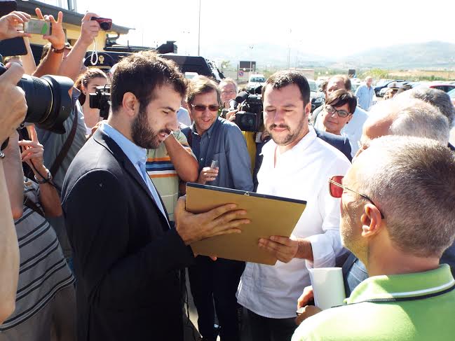 Salvini ispeziona il Cara di Mineo. Sel attacca: “E’ ridicolo, la struttura fu voluta da Maroni”. “Salvini torna a Mineo per un nuovo show”