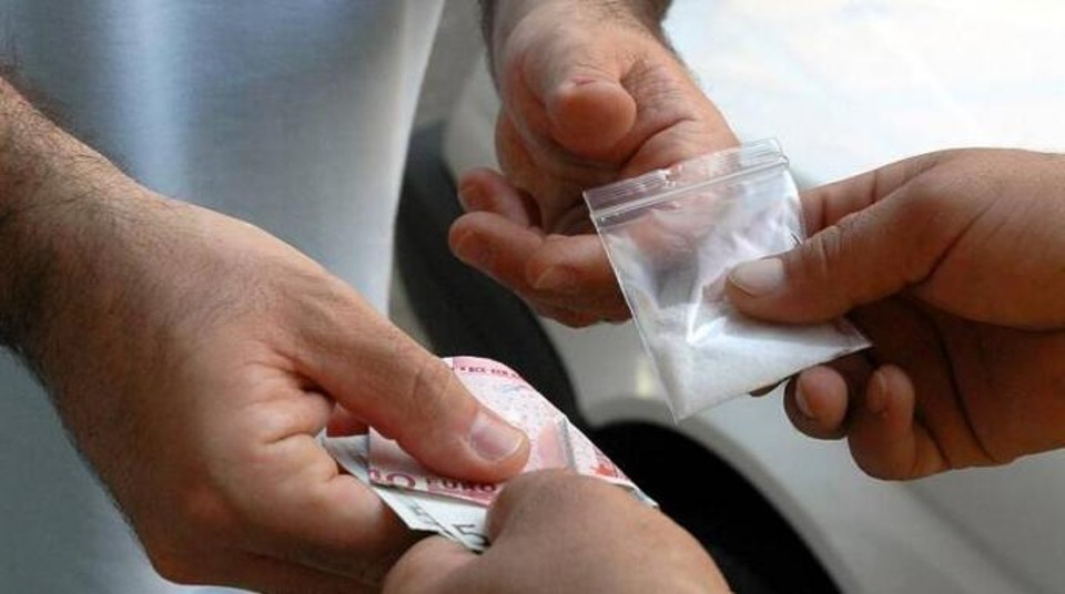 Spaccio di droga ad Ostia, denunciati 4 minorenni dopo controlli della Polizia Locale