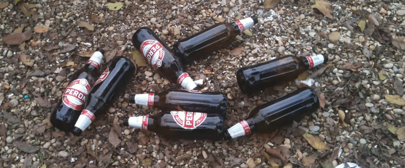 bottiglie birra in terra