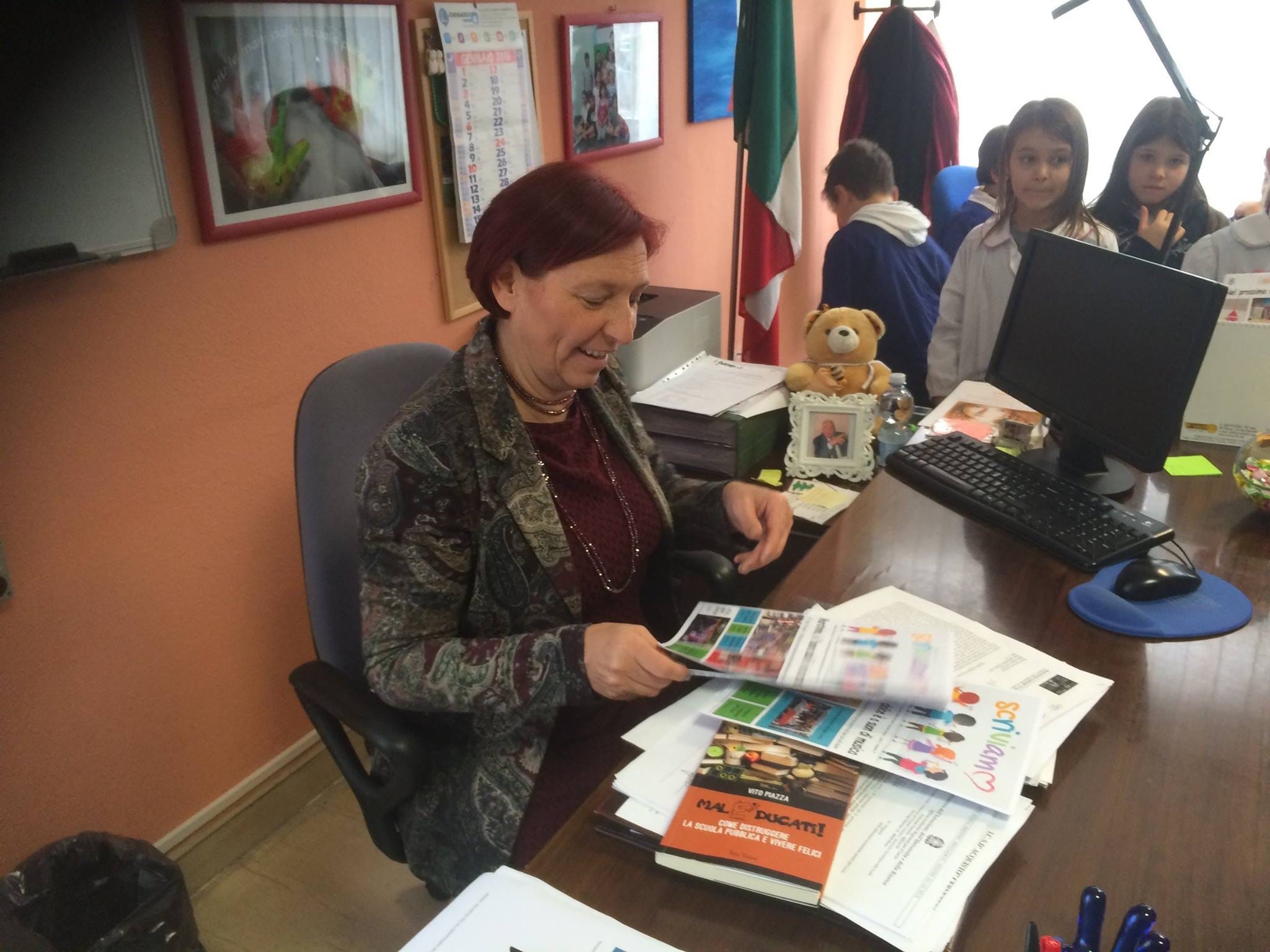 #Evadoincucina incontra la dirigente scolastica Velia Ceccarelli: “Istruitevi, perché avremo bisogno di tutta la nostra intelligenza”