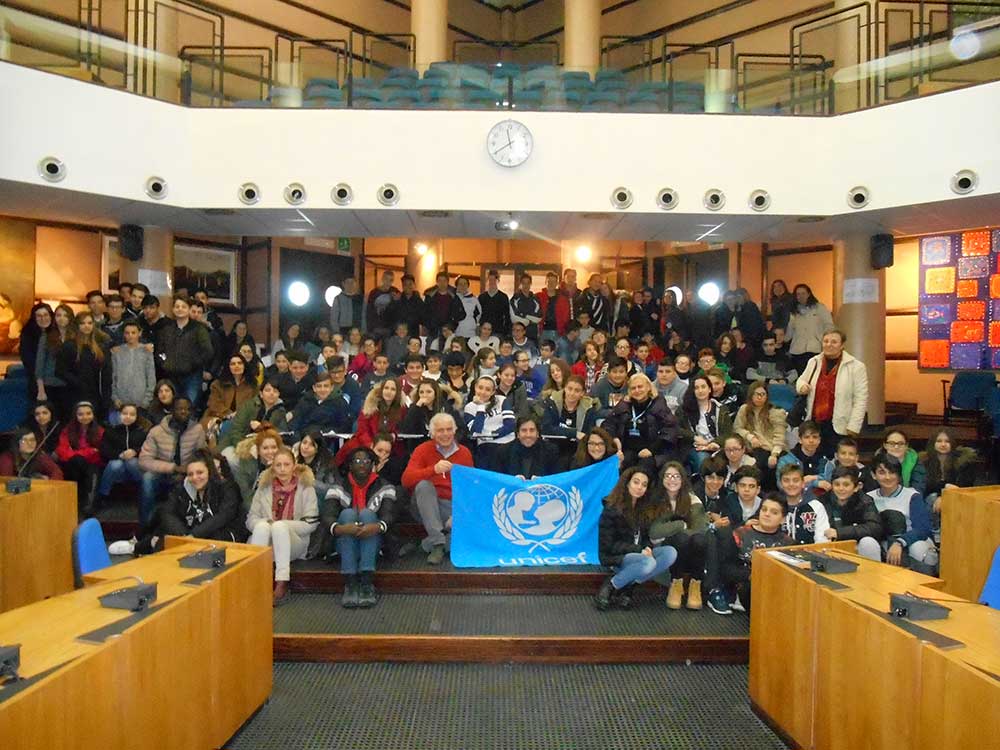 Portavoce UNICEF con alunni C.Melone di Ladispoli