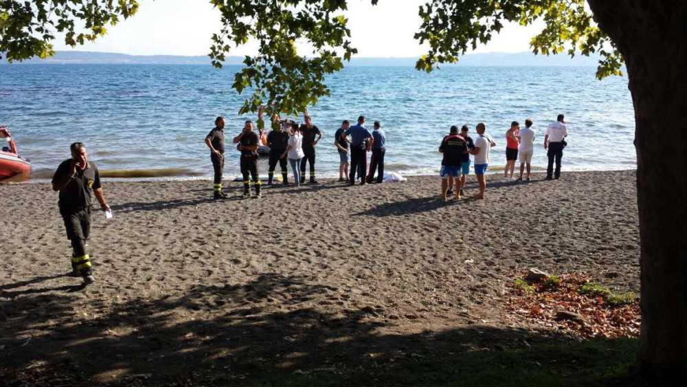 Un uomo annega nel lago di Bracciano, ritrovato il cadavere