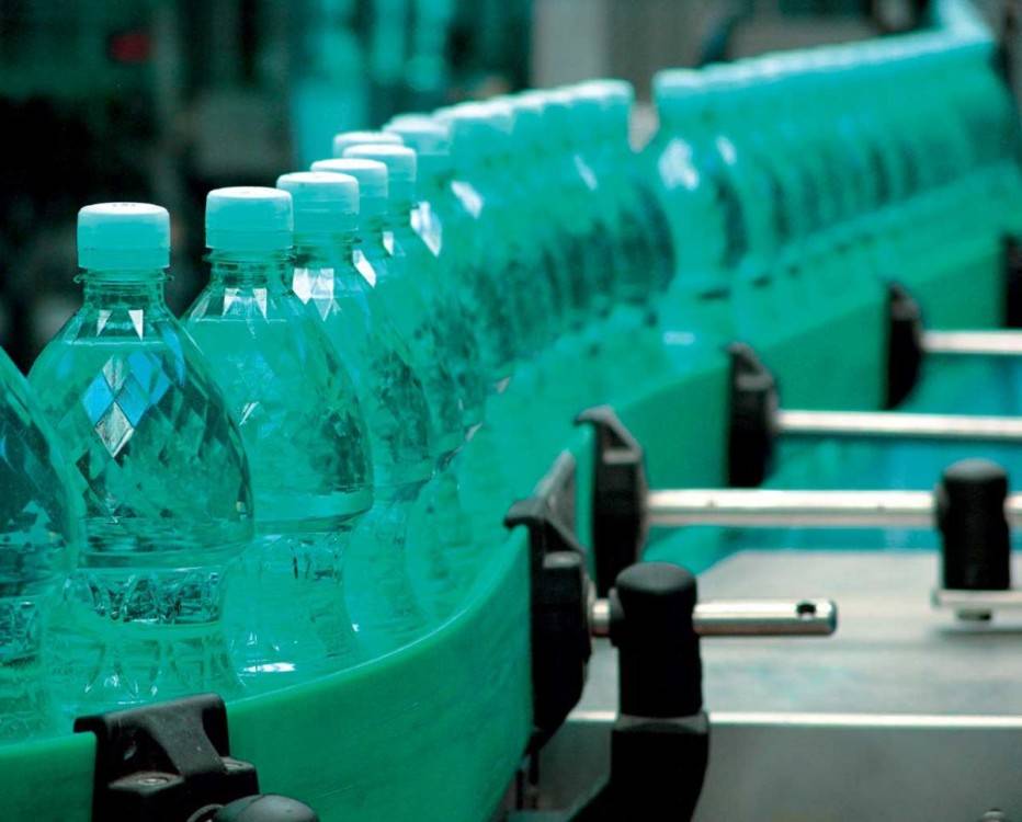 acqua-bottiglia-1-932×750