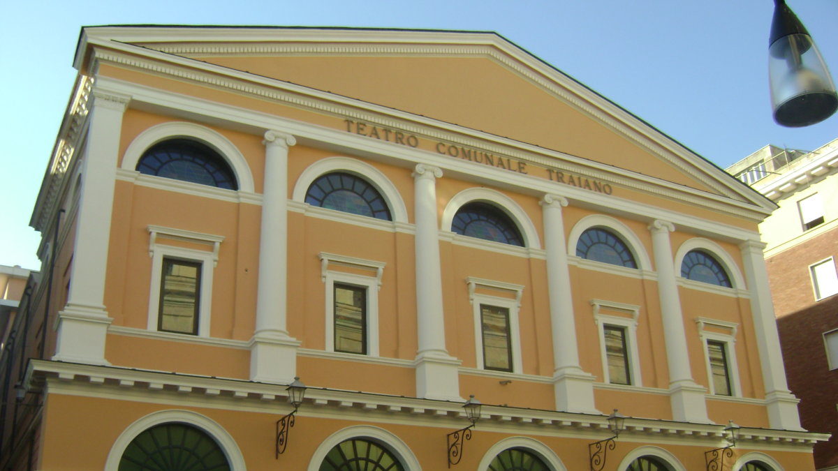 cropped-Teatro_Traiano_Civitavecchia.jpg