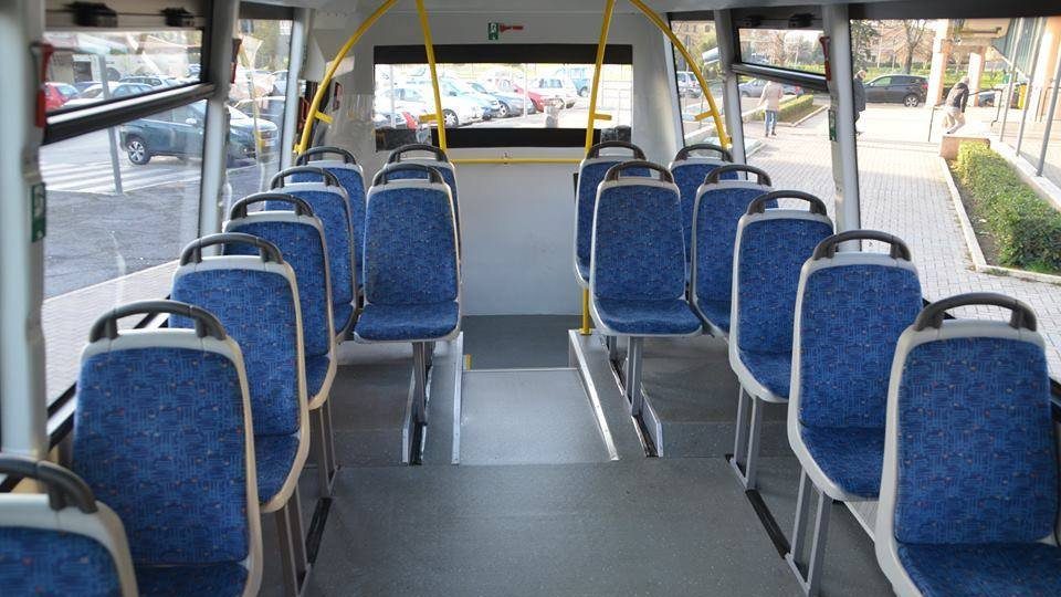 cropped-pulmannbuslocaleinterno.jpg