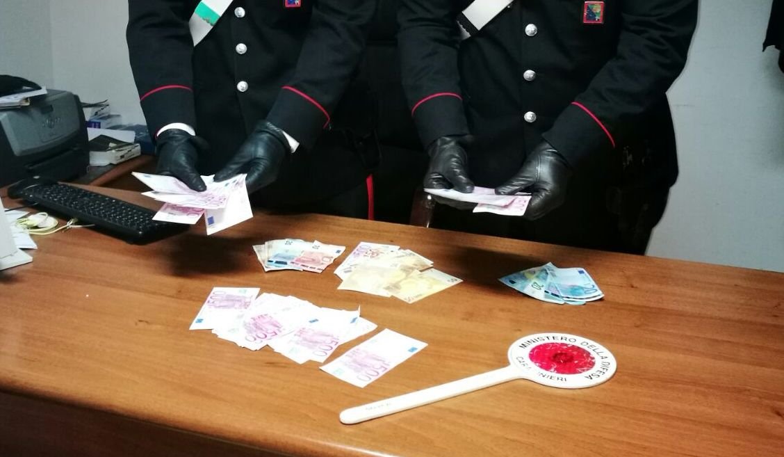 foto banconote false