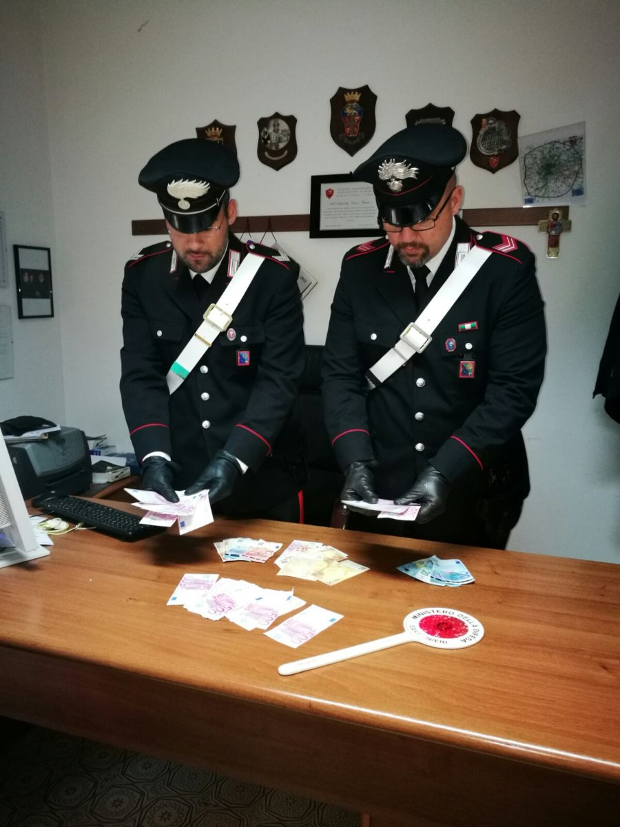 foto banconote false