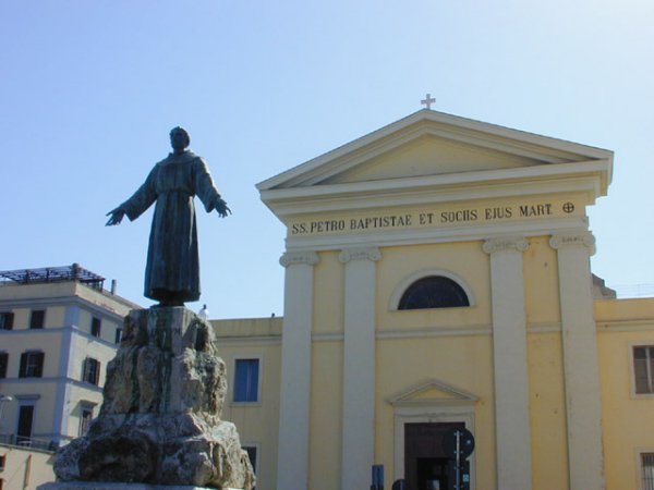 statua san francesco civitavecchia