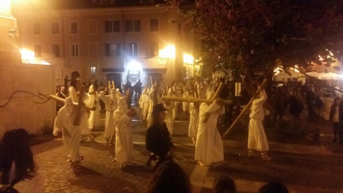Ecco come e dove donare per sostenere la Processione del Venerdì Santo di Civitavecchia