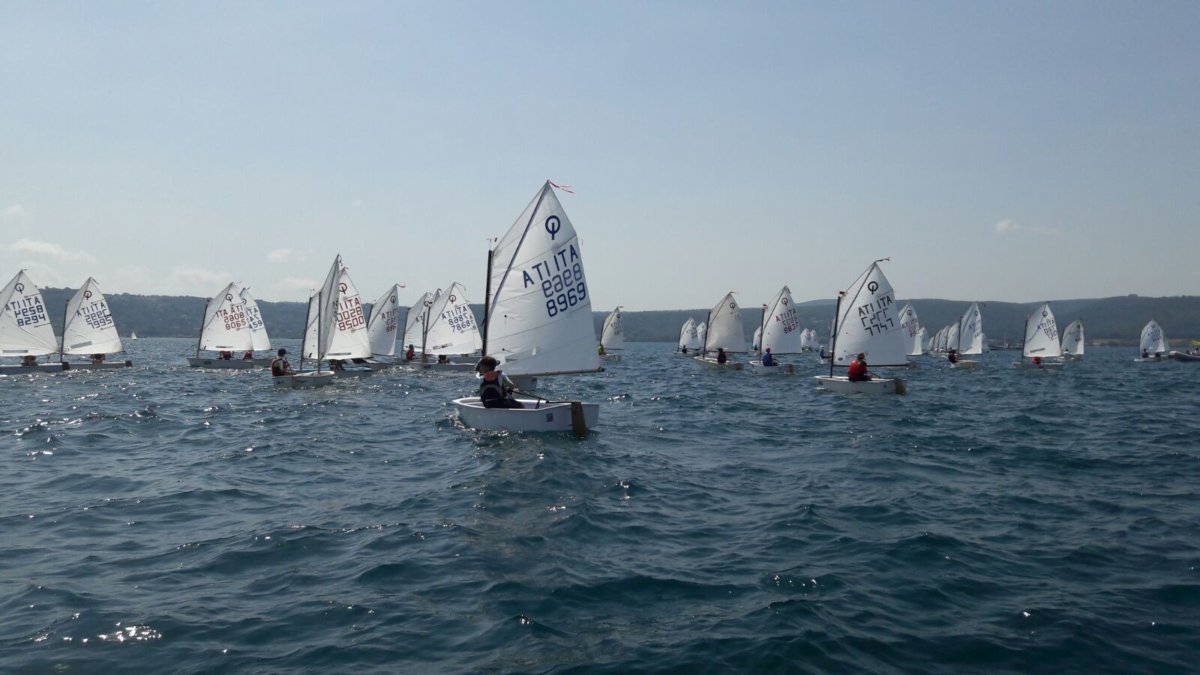 Palidoro, i bambini al centro della solidarietà. Grande successo per Veleggiata in Bianco di Etruria in vela a favore di Casa Ronald