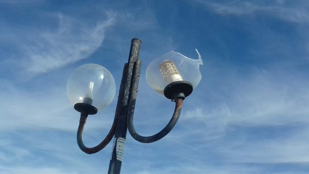 Pali pericolanti a Marina di San Nicola, la denuncia dei cittadini