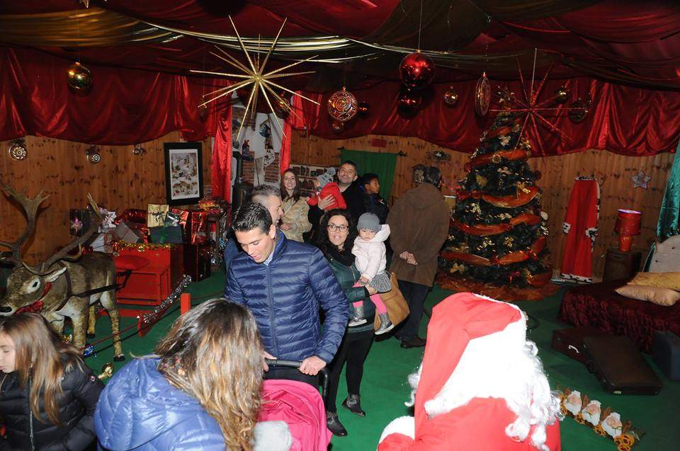Foto Casa Di Babbo Natale.Civitavecchia Domani Apre La Casa Di Babbo Natale Terzo Binario News