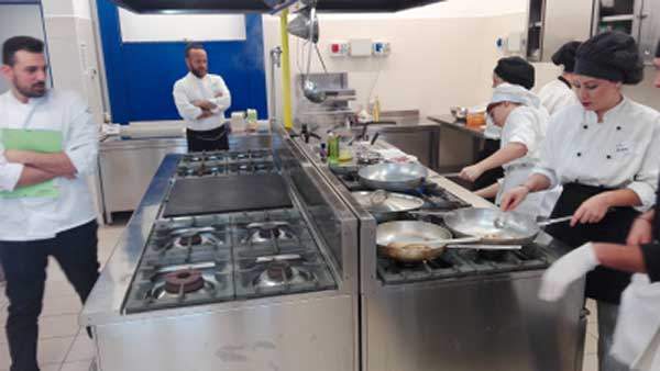 studenti-cucina