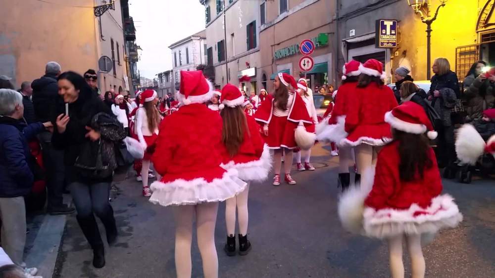 A Tolfa slitta a domani l’apertura del Villaggio di Babbo Natale