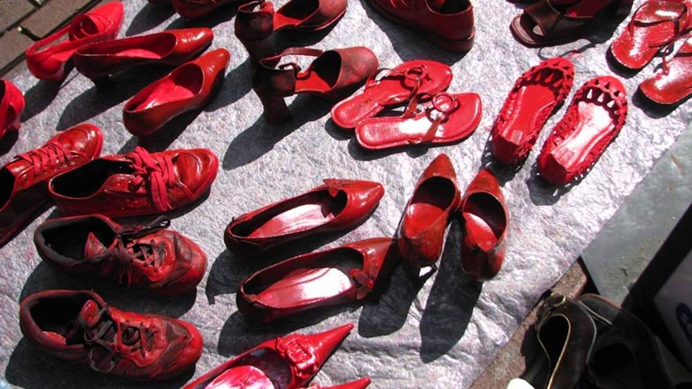 violenza donne scarpe rosse
