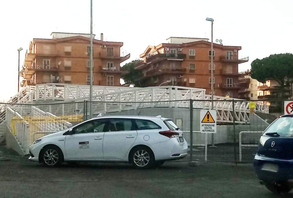 Ladispoli, la nuova passerella c’è ma è ancora chiusa al transito