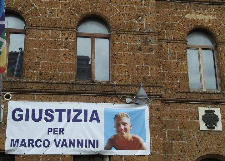 striscione cerveteri vannini