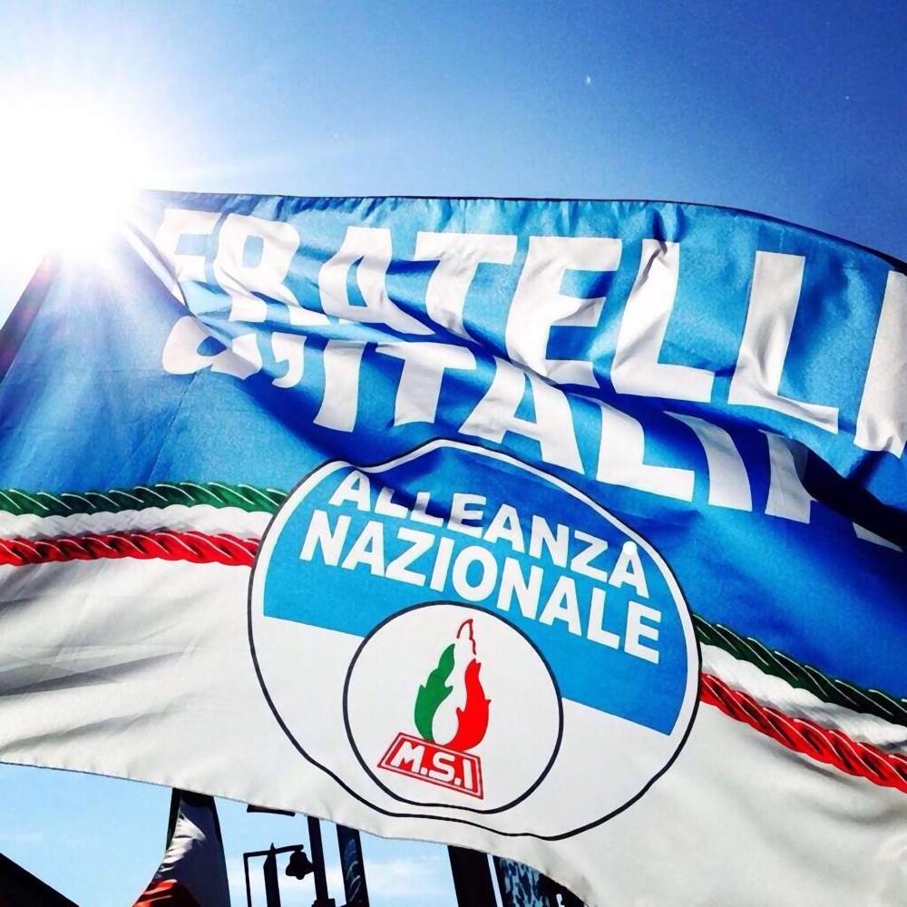 Bandiera-di-Fratelli-dItalia-Alleanza-Nazionale