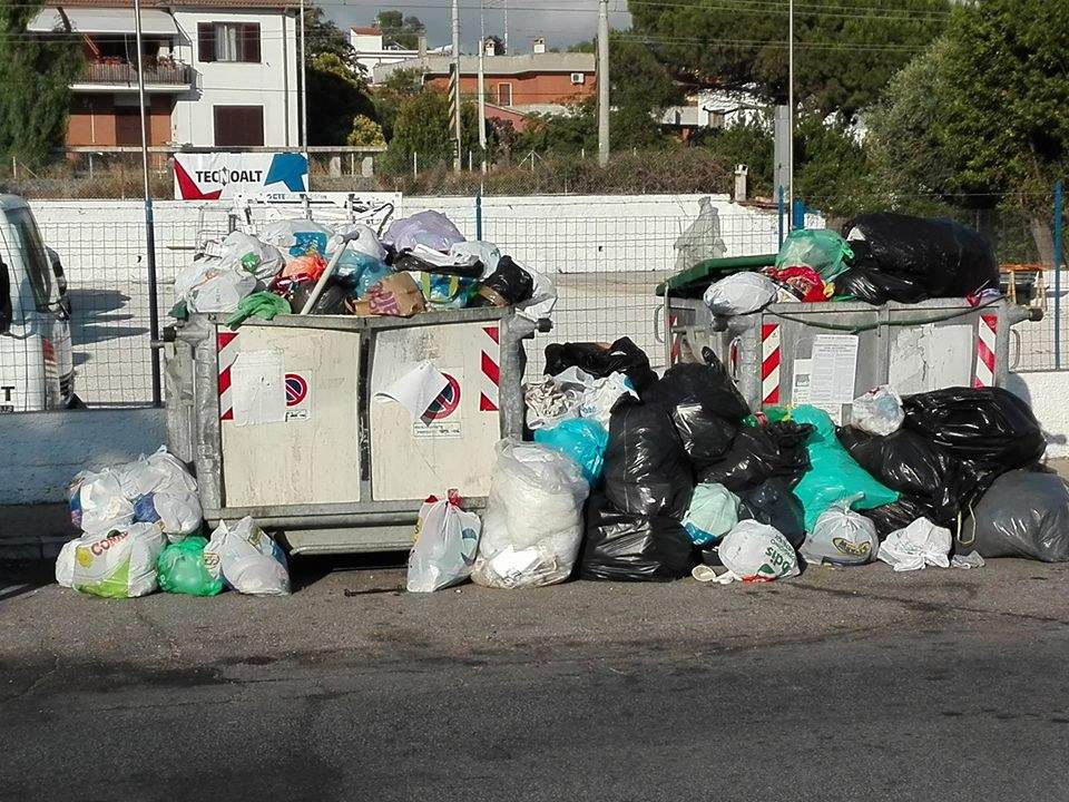 cassonetti monnezza civitavecchia (3)