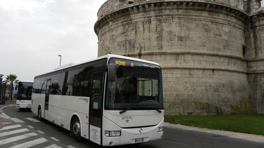 cropped-forte-michelangelo-Civitavecchia-bus-turisti-royal-2.jpg bus nave crociera porto civitavecchia turisti