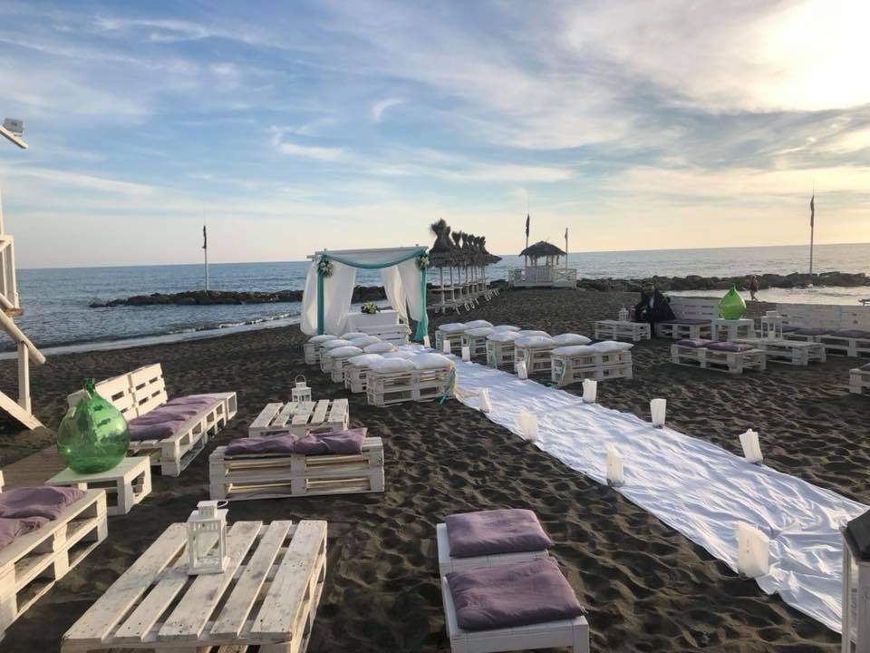 42357854_1726739624121864_4208403454214799360_n