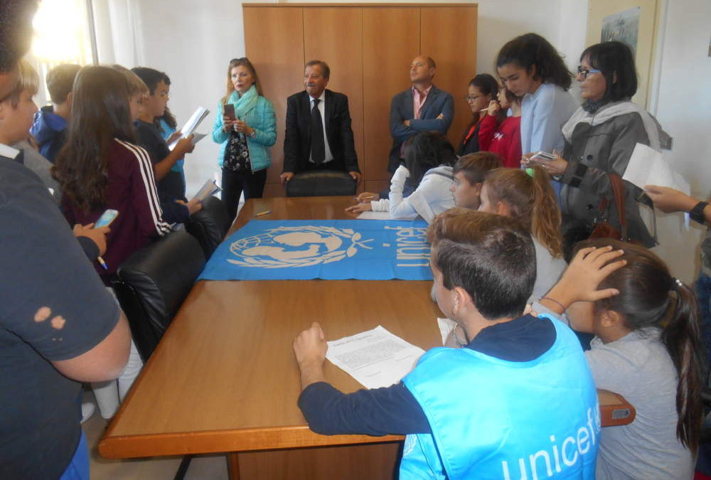 Santa Marinella, gli alunni del Giosué Carducci incontrano il sindaco Pietro Tidei