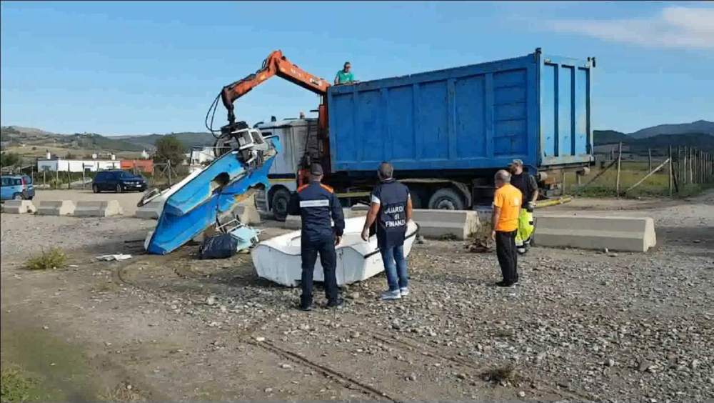 FOTO DISTRUZIONE BARCHE