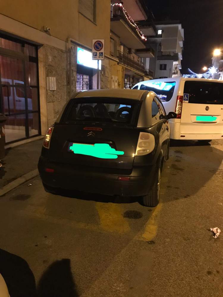 Posto invalido Via la Spezia Ladispoli