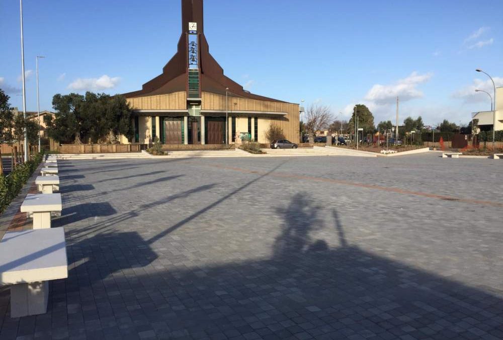 Piazza Almirante, festa di nostalgici nasconde i problemi dei residenti