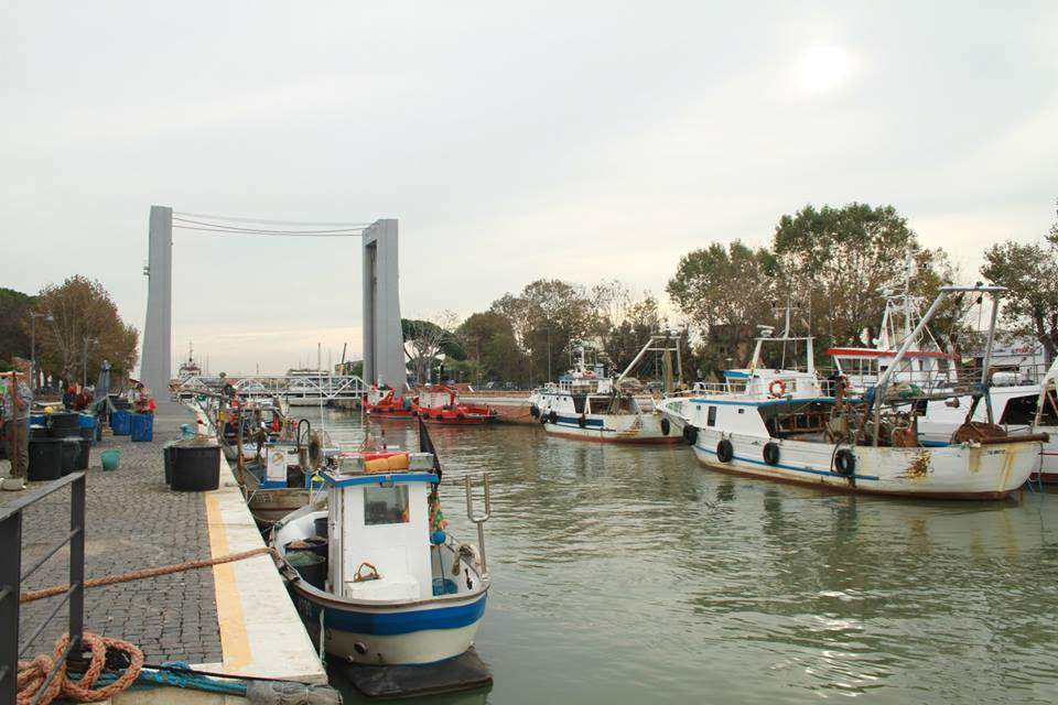 canale fiumicino 2 giugno ponte canale fiumicino 2 giugno ponte