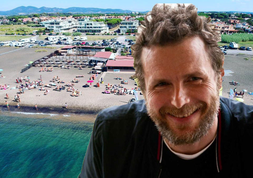 Jovanotti a Cerveteri, è toto spiaggia