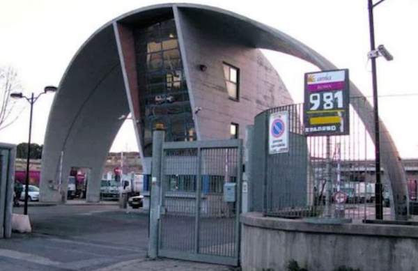 Operaio travolto da camion: è grave