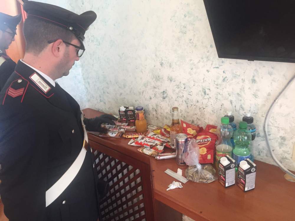 Ladispoli - Ladro distributori (1)