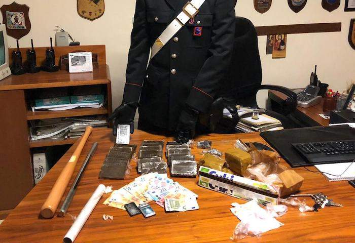 PIAZZA DANTE – 2,5 kg di hashish sequestrati dai Carabinieri (2)