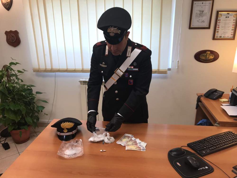 CIVITAVECCHIA - La droga sequestrata dai Carabinieri (1)