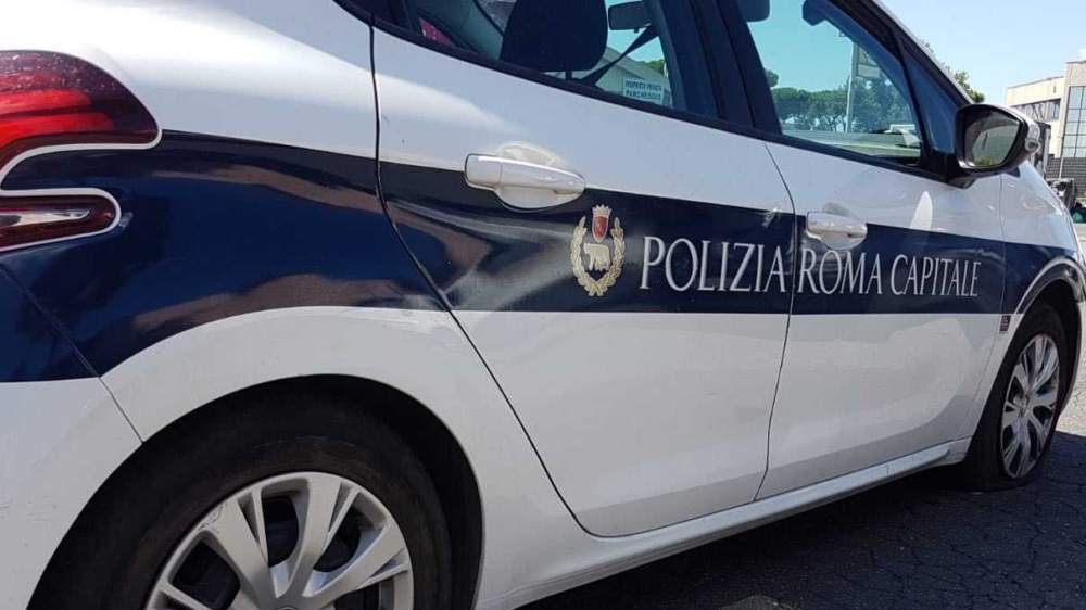 cropped-polizia-roma-capitale-bucata.jpg